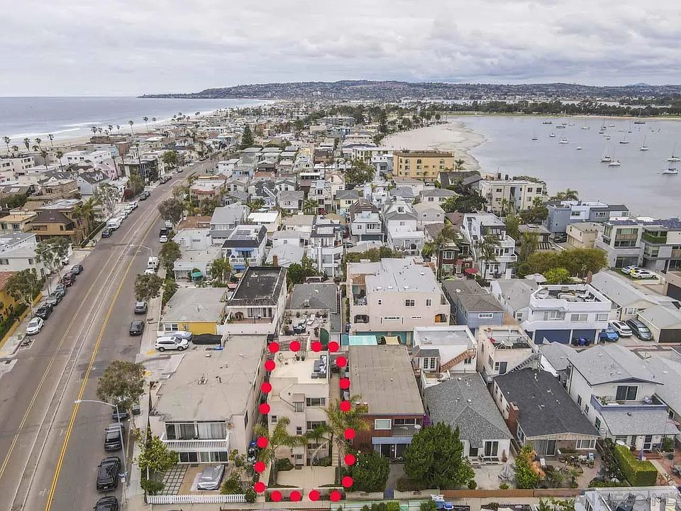 1st image of 810 Avalon Ct #A