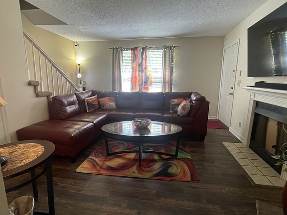 3rd image of 2574 Saratoga Ct