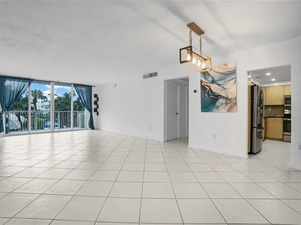10350 W Bay Harbor Dr APT 2L, Miami Beach, FL 33154