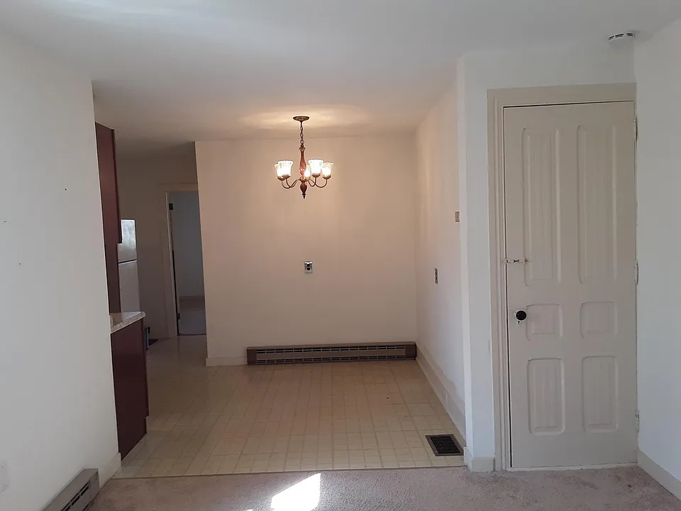 606 Farmington Ave