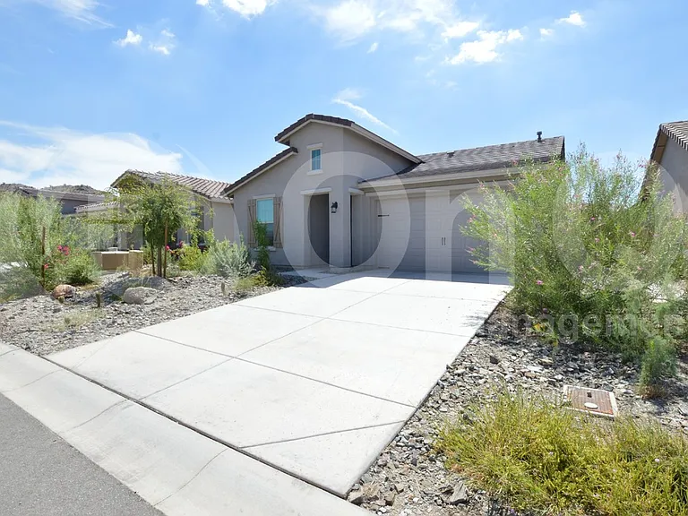9114 S 167th Dr — Photo 2