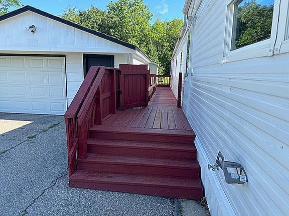 802 E County Line Rd TRAILER 81, Des Moines, IA 50320 | Zillow