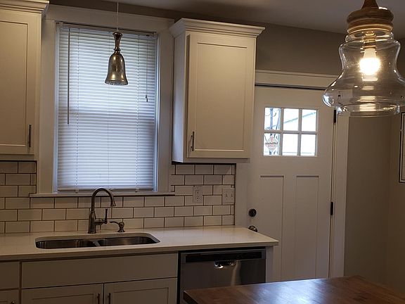 5th image of 282 Hanford St