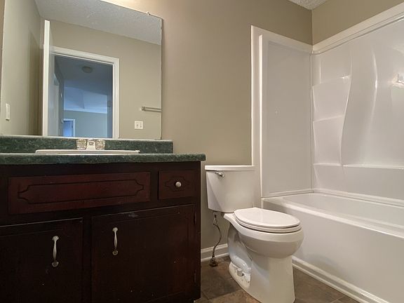5th image of 428 Terrier Way
