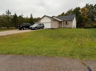 5459 Pear Tree Dr, Burton, MI 48519