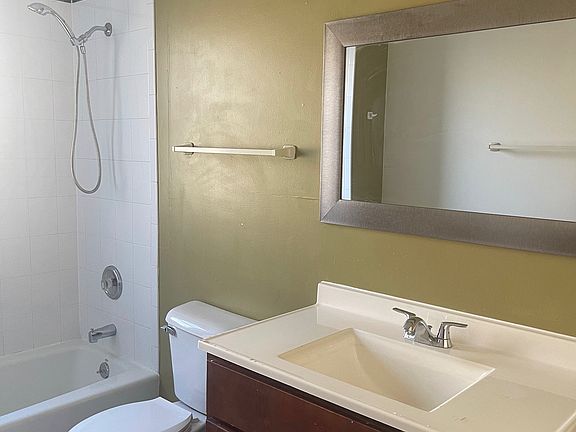 4th image of 807 S McAlister Ave APT 1