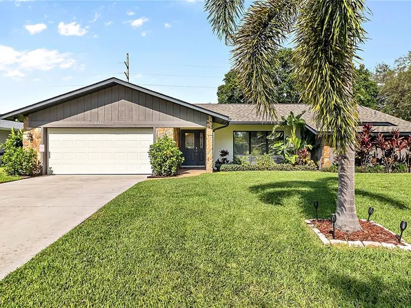 3711 Aster Dr, Sarasota, FL 34233