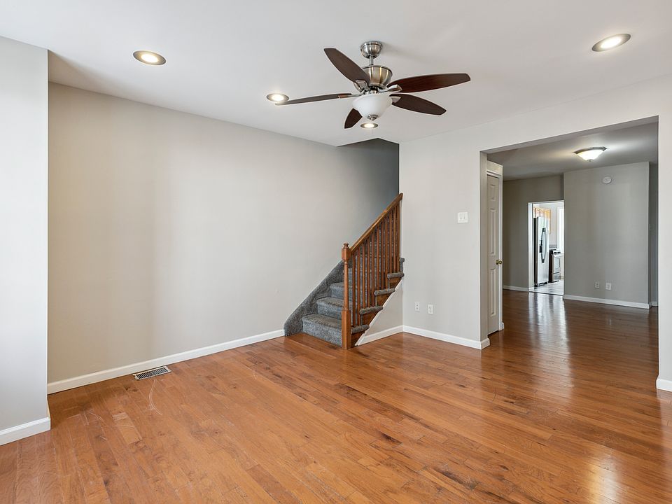 1st image of 137 East St