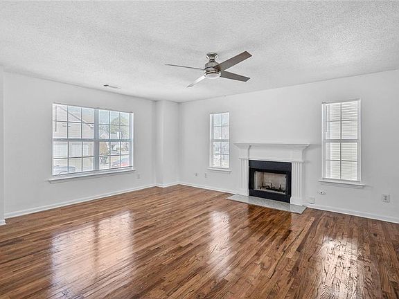 2nd image of 6132 Christopher Ter