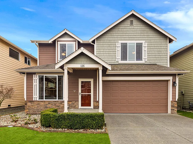 126 195th Pl SW — Photo 1
