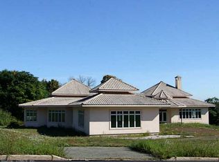 636 Tudor Ct, Cheshire, CT 06410