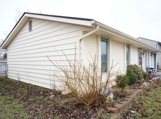 802 Larch Ln, Fort Wayne, IN