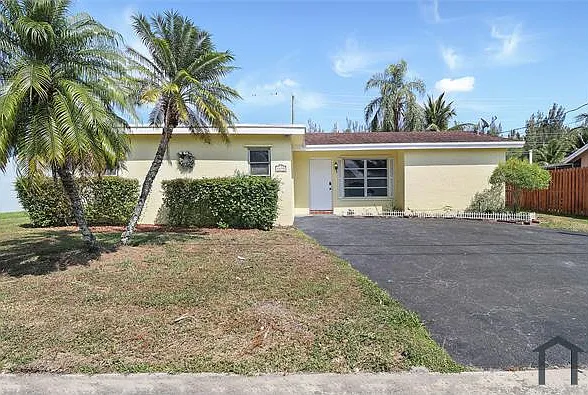 4690 NW 113th Ave — Photo 22