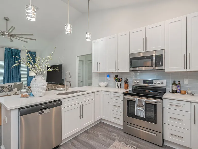 150 E Hibiscus Ave — Photo 15