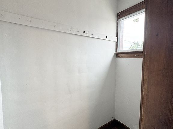 5th image of 1285 Elsmere Ave Unit 4