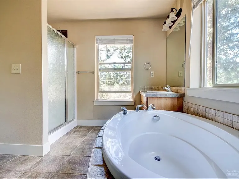 62995 Fresca St — Photo 20