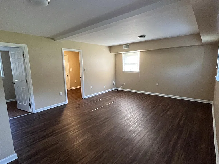 5717 Friendswood Dr — Photo 12