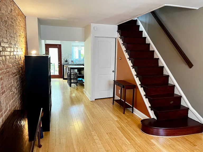 623 Sears St — Photo 3