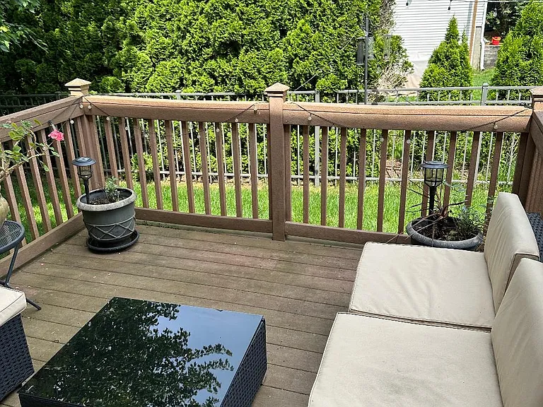 19 Hyde Park Dr — Photo 7