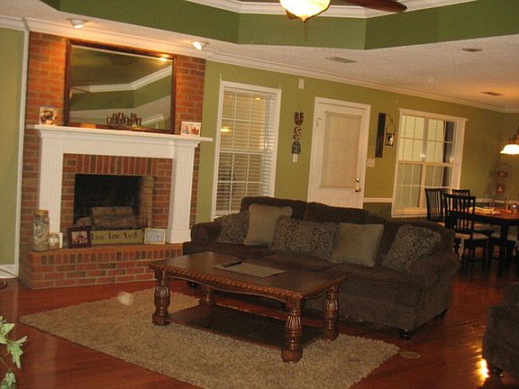 3rd image of 4157 Rebecca Cir