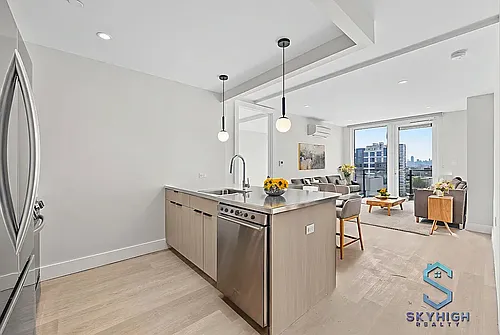 130 Willis Ave Photo 1