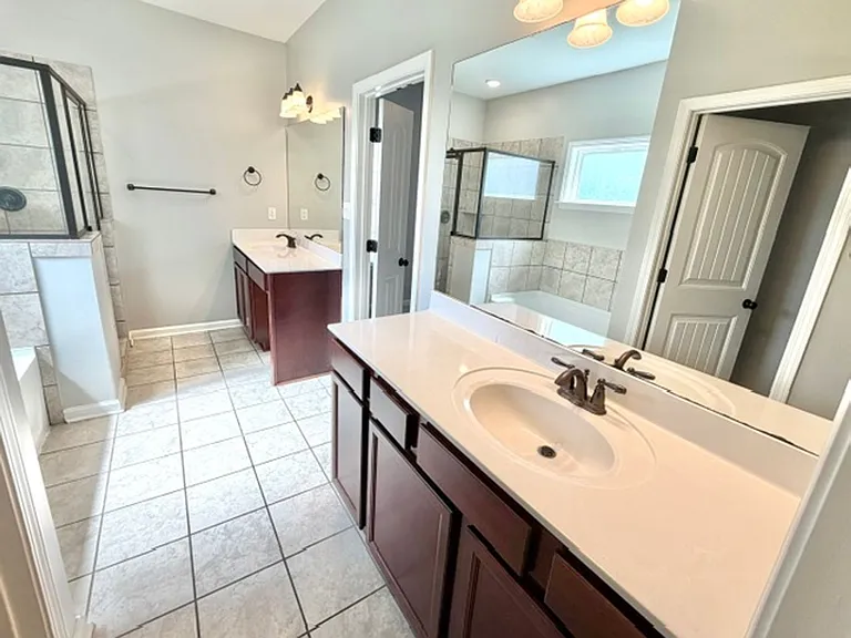 82 Clear Springs Dr — Photo 6