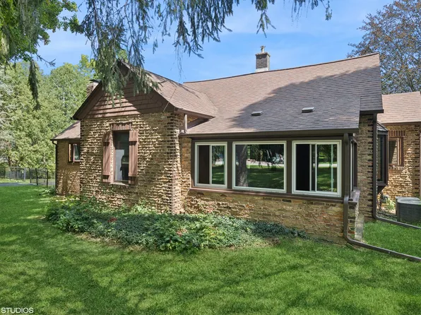 502 Raffel Rd, Woodstock, IL 60098