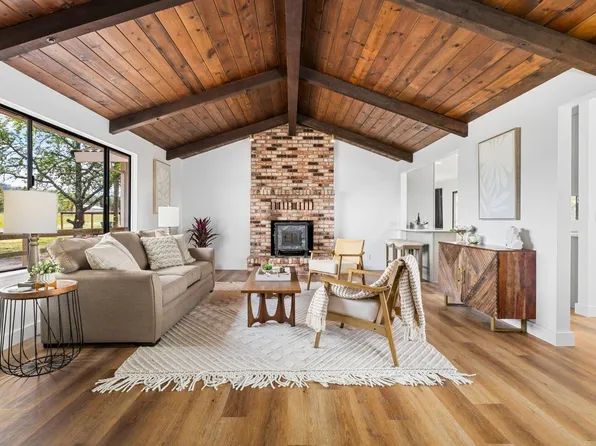 744 Fitch View Lane, Healdsburg, CA 95448