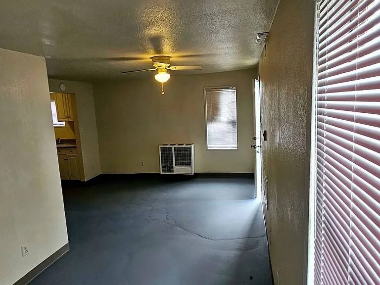 323 Chestnut Ave — Photo 6