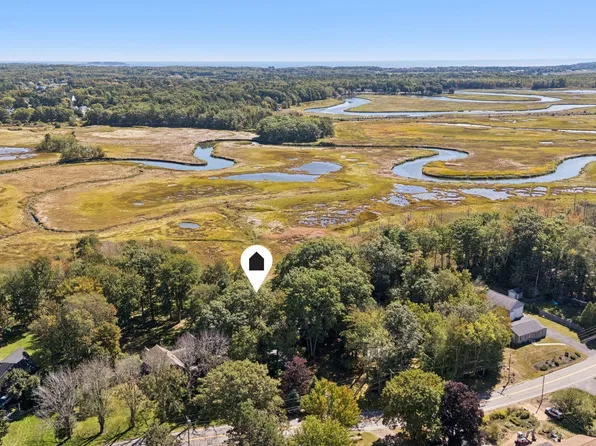 20 Winnocks Neck Road, Scarborough, ME 04074