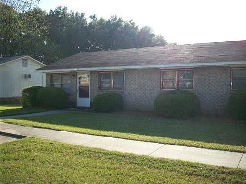 2nd image of 106 Arlington Dr #A-b