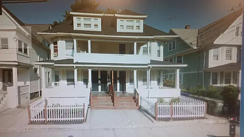 599 Park St #1 Photo 1
