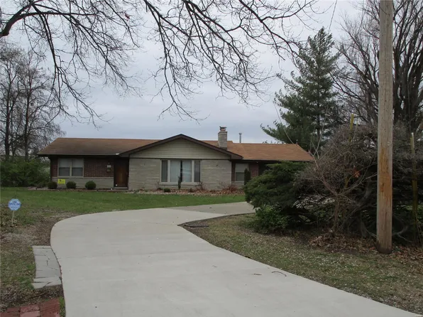 4235 Oak Ln, Belleville, IL 62226