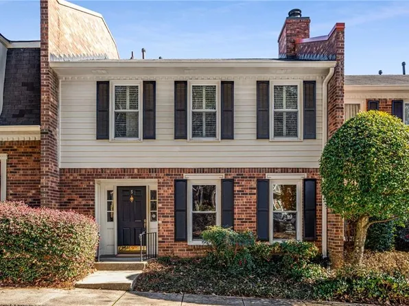 5 Queen Victoria Pl NE, Atlanta, GA 30342