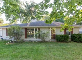 52823 Lilac Rd, South Bend, IN 46628