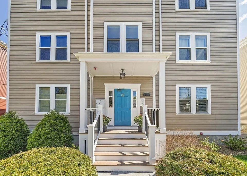 1st image of 37 Coffey St Unit 2