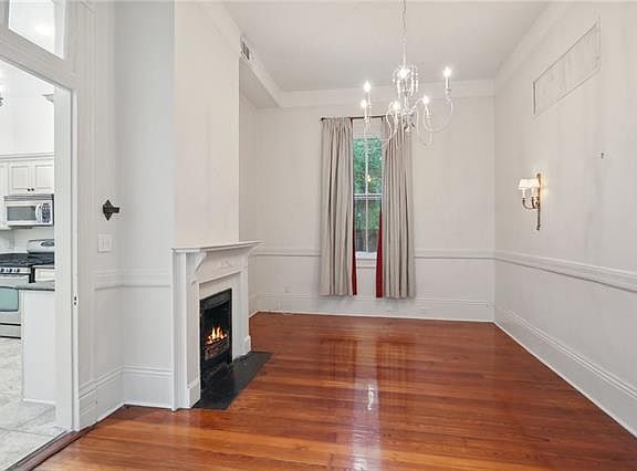 3rd image of 6040 Hurst St