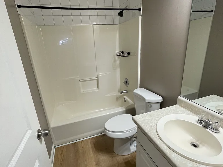 25 Cathedral Hts — Photo 16