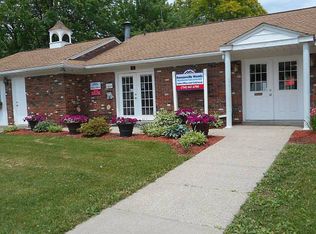 228 Rustic Ln N, Belleville, MI 48111