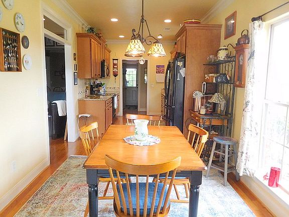 5th image of 807 Brookhaven Ln