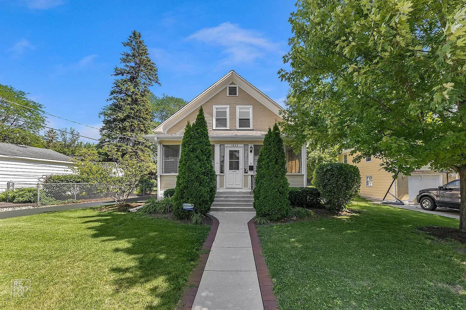 1823 E Liberty Dr — Photo 2