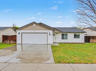 624 E Cinnabear Dr, Kuna, ID 83634