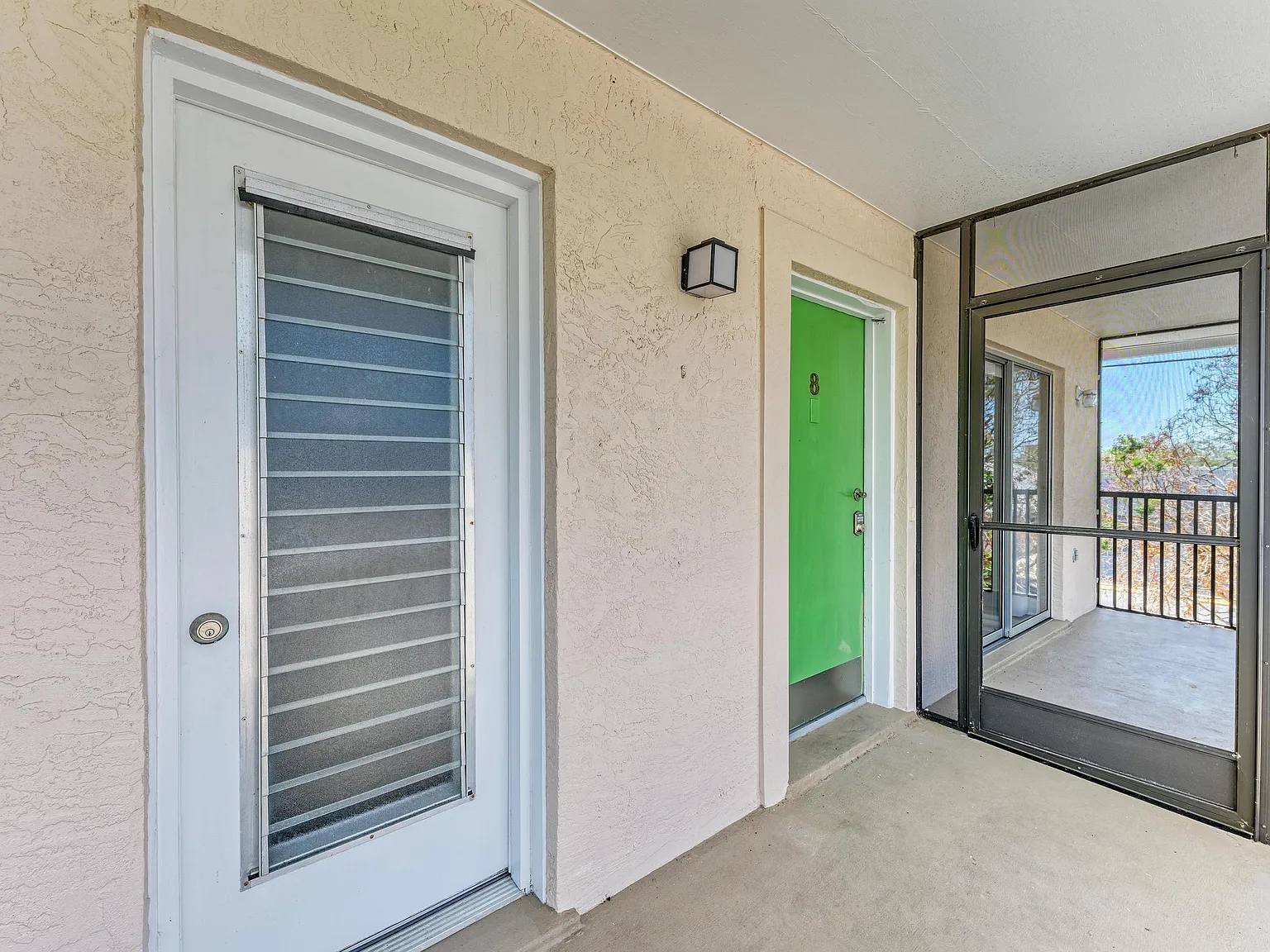 2 bed, 867 sqft, $1,800 — Photo 2