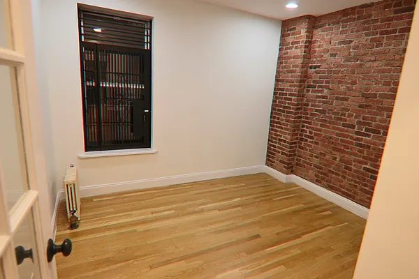 Rented by PMG Real Estate  | media 9