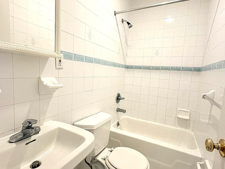 183 Mott St #5C — Photo 3