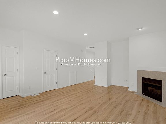 3rd image of 20276 Hoodview Ave