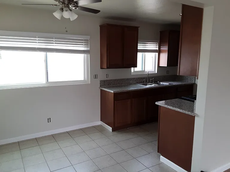 164 4th Ave #B — Photo 9