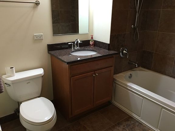 5th image of 1791 W Howard St Unit 504