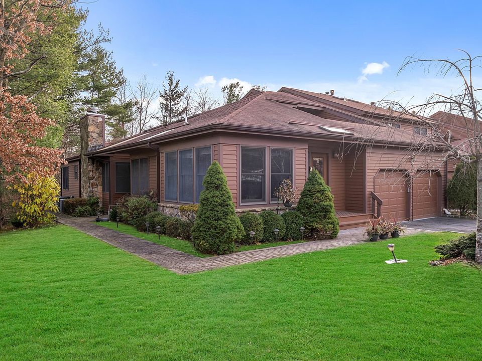 1st image of 9 Hunt Ct #9