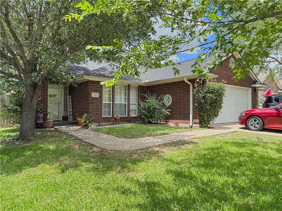 1st image of 1702 Beaver Pond Ct